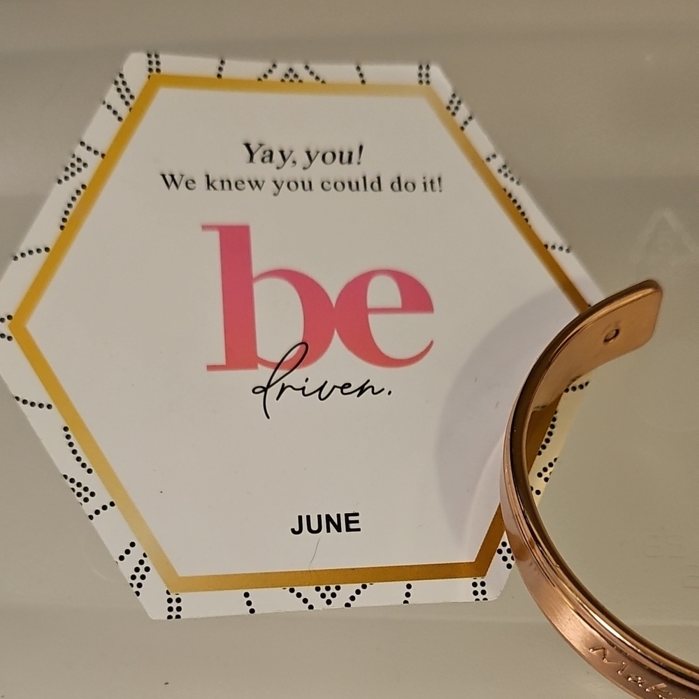 Mary Kay Be Driven Bracelet with Inspirational Card and bracelet